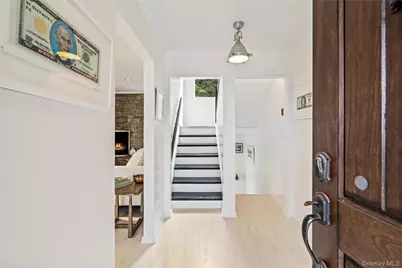 798 Connecticut View Drive, Oyster Bay, NY 11771 - Photo 4