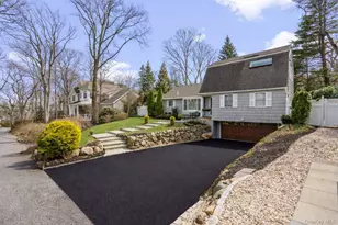 798 Connecticut View Dr, Oyster Bay, NY 11771 - Photo 2