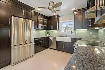 798 Connecticut View Drive, Oyster Bay, NY 11771 - Photo 10