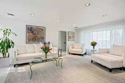 798 Connecticut View Drive, Oyster Bay, NY 11771 - Photo 8