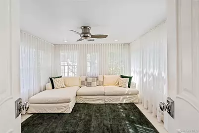 798 Connecticut View Drive, Oyster Bay, NY 11771 - Photo 16