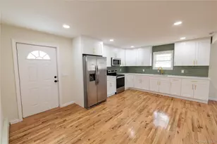 58 Norfleet Ln, Coram, NY 11727 - Photo 4