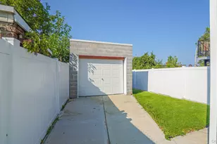 1011 E 221st St, Bronx, NY 10469 - Photo 22