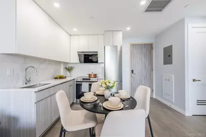 134-11 Franklin Avenue #8D, Flushing, NY 11355 - Photo 4