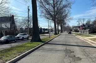 30 Pierson Ave, Hempstead, NY 11550 - Photo 4