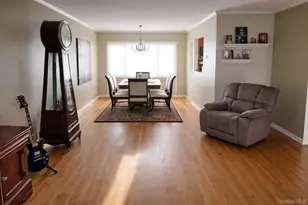 24 Willets Ave, Syosset, NY 11791 - Photo 8