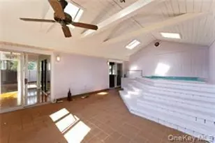 17 Mowbray Ave, Bay Shore, NY 11706 - Photo 10