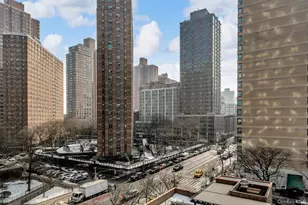 345 E 93rd St, New York, NY 10128 - Photo 18