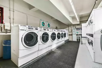 141-05 Pershing Crescent #516, Briarwood, NY 11435 - Photo 26