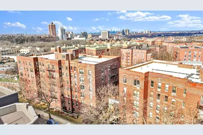 141-05 Pershing Crescent #516, Briarwood, NY 11435 - Photo 28