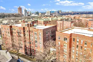 141-05 Pershing Crescent, Briarwood, NY 11435 - Photo 28