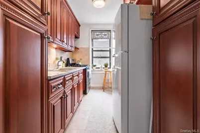 141-05 Pershing Crescent #516, Briarwood, NY 11435 - Photo 12