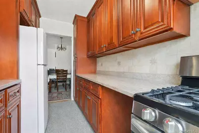 141-05 Pershing Crescent #516, Briarwood, NY 11435 - Photo 14