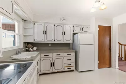 3 Bayberry Drive, Plainview, NY 11803 - Photo 12