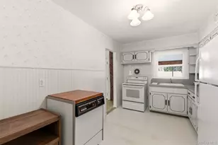 3 Bayberry Dr, Plainview, NY 11803 - Photo 14