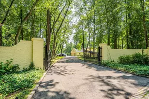 530 S Centre Island Rd, Centre Island, NY 11771 - Photo 2