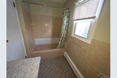 250 Overton Street, Deer Park, NY 11729 - Photo 18