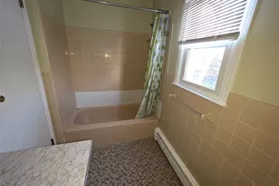 250 Overton St, Deer Park, NY 11729 - Photo 18