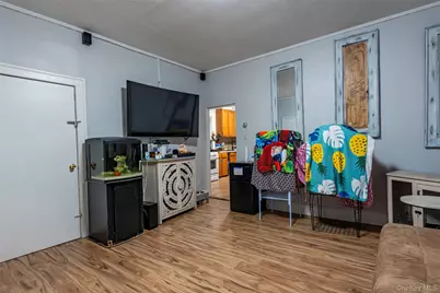 1060 Midland Street, Uniondale, NY 11553 - Photo 6