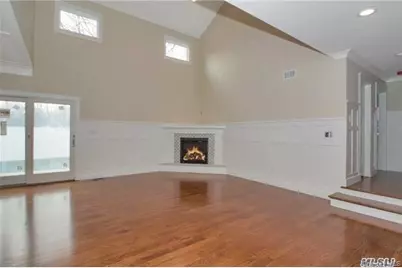 22 Avenue E, Holbrook, NY 11741 - Photo 8