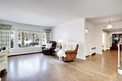 27 Avalon Road, Garden City, NY 11530 - Photo 12