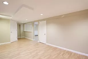 27 Avalon Rd, Garden City, NY 11530 - Photo 26