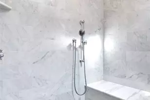 27 Avalon Rd, Garden City, NY 11530 - Photo 18