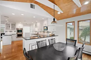 31 Prescott Pl, Old Bethpage, NY 11804 - Photo 18