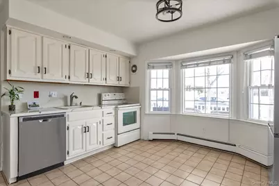 32 Return Lane, Levittown, NY 11756 - Photo 8