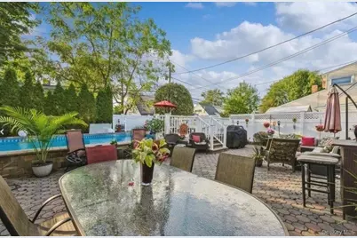 32 Return Lane, Levittown, NY 11756 - Photo 20