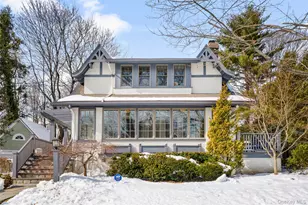 30 Myrtle Blvd, Larchmont, NY 10538 - Photo 2