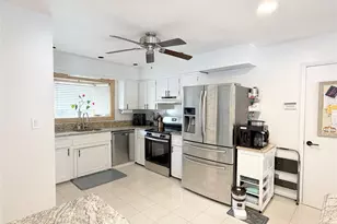 22 Berkshire Rd, West Babylon, NY 11704 - Photo 12