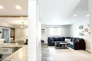 22 Berkshire Rd, West Babylon, NY 11704 - Photo 10