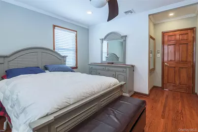 34 Pine Street, Hicksville, NY 11801 - Photo 18