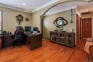 34 Pine St, Hicksville, NY 11801 - Photo 10