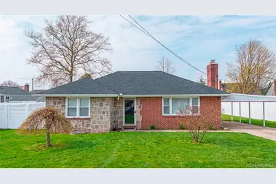 34 Pine Street, Hicksville, NY 11801 - Photo 2