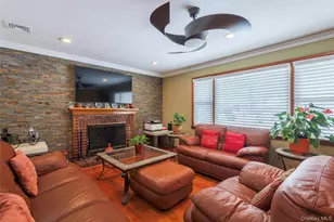 34 Pine St, Hicksville, NY 11801 - Photo 6