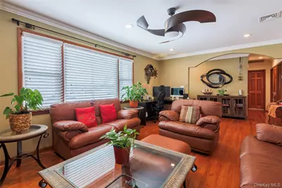 34 Pine Street, Hicksville, NY 11801 - Photo 8