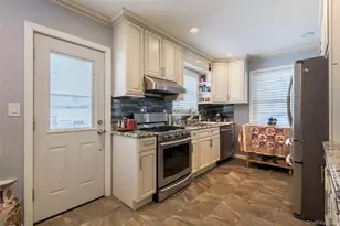 34 Pine St, Hicksville, NY 11801 - Photo 16