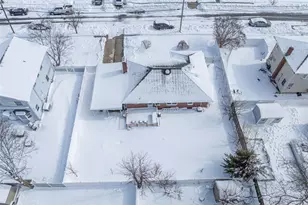 34 Pine St, Hicksville, NY 11801 - Photo 32