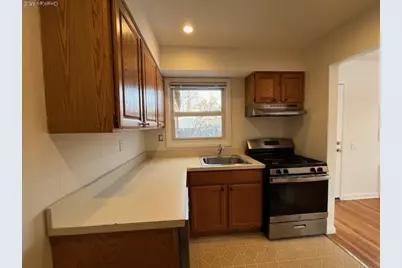 5 Shadyside Avenue #A-Right side, Port Washington, NY 11050 - Photo 6