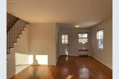 5 Shadyside Avenue #A-Right side, Port Washington, NY 11050 - Photo 4