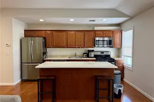 38 B Manorhaven Blvd, Port Washington, NY 11050 - Photo 2