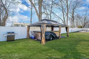 8 Sunset Ave, Wheatley Heights, NY 11798 - Photo 28