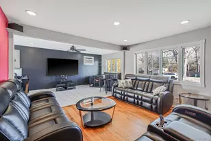 8 Sunset Ave, Wheatley Heights, NY 11798 - Photo 4