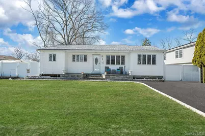 8 Sunset Avenue, Wheatley Heights, NY 11798 - Photo 1