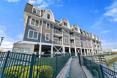237 Marina Pointe Drive #237, East Rockaway, NY 11518 - Photo 2