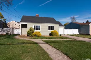 22 Carman Blvd, Massapequa, NY 11758 - Photo 2