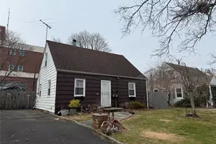 431 Franklin Ave, Hewlett, NY 11557 - Photo 1