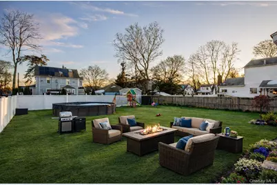 23 Pineview Boulevard, Central Islip, NY 11722 - Photo 22